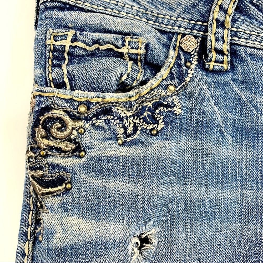 Silver Jeans Suki Flap Pocket Thick Stitch Destroyed Embellished Holey Knees